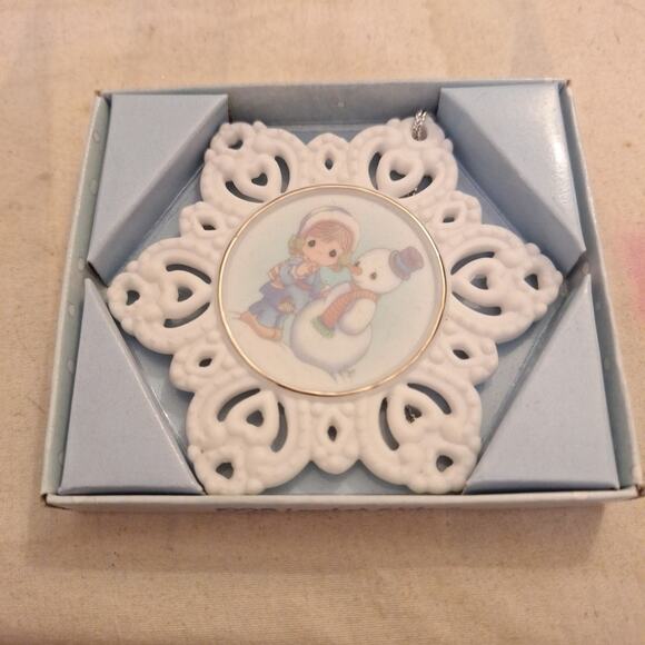 Precious Moments Ornament 1998 "May All Your Christmas Be White" Snowflake - Picture 1 of 4